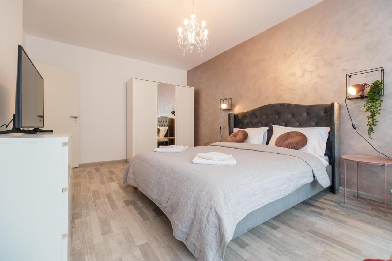 Homes By Nati Apartment Brasov